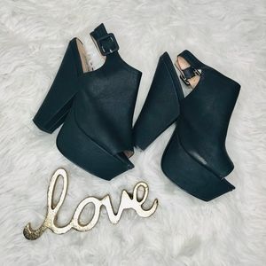 Steve Madden Women's Gabby Platform Wedges…